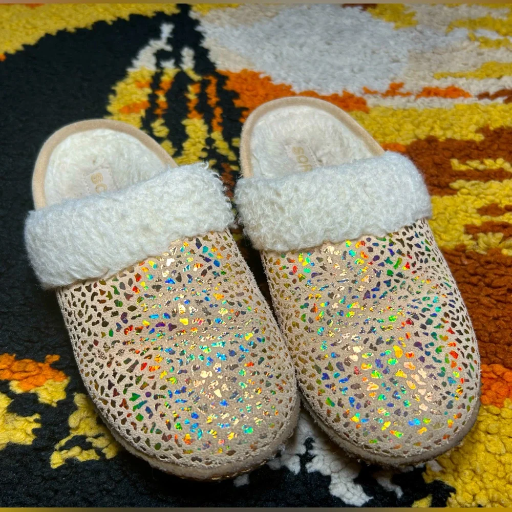 Cutie, kids, SOREL slip ons!!